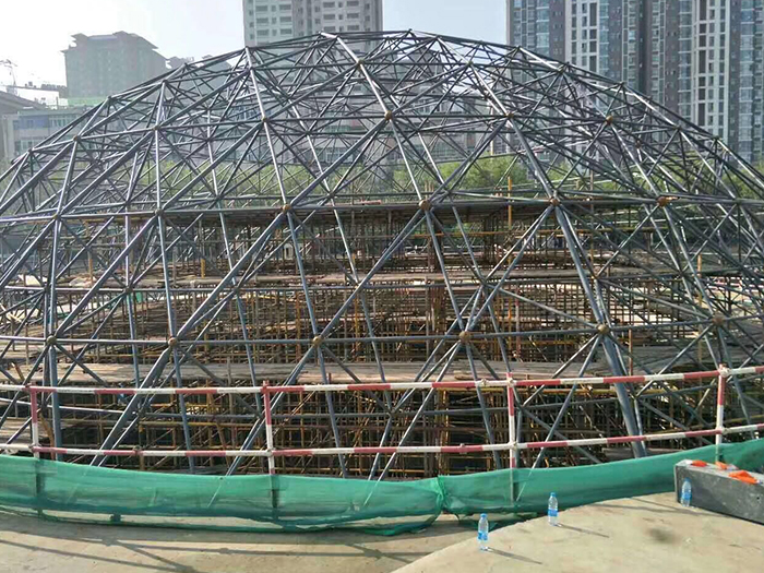 泰兴球形网架钢结构施工